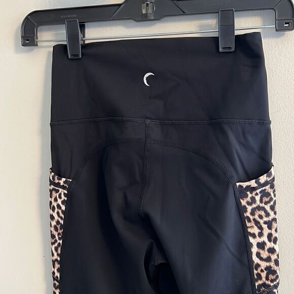 Zyia Active Brilliant Leopard Leggings Black Pocket High-Rise Women’s 4 - Picture 4 of 8